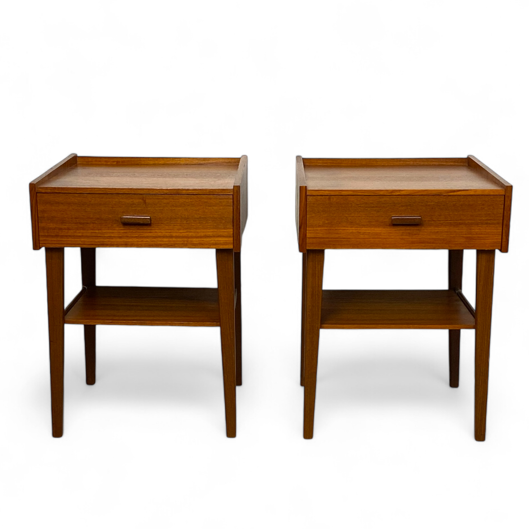 2 vintage nachtkastjes_103754