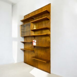 Iconic Poul Cadovius Wall System from the 1960s – Timeless Danish Design
