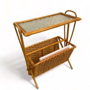 Vintage rotan lectuurtafeltje