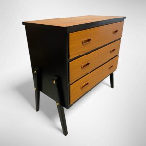 Vintage teakfineer 3-ladekast